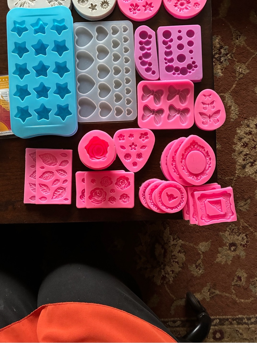 Silicone Mould Set for chocolate treat making. Cake pop decorations. Lot 1 of 2